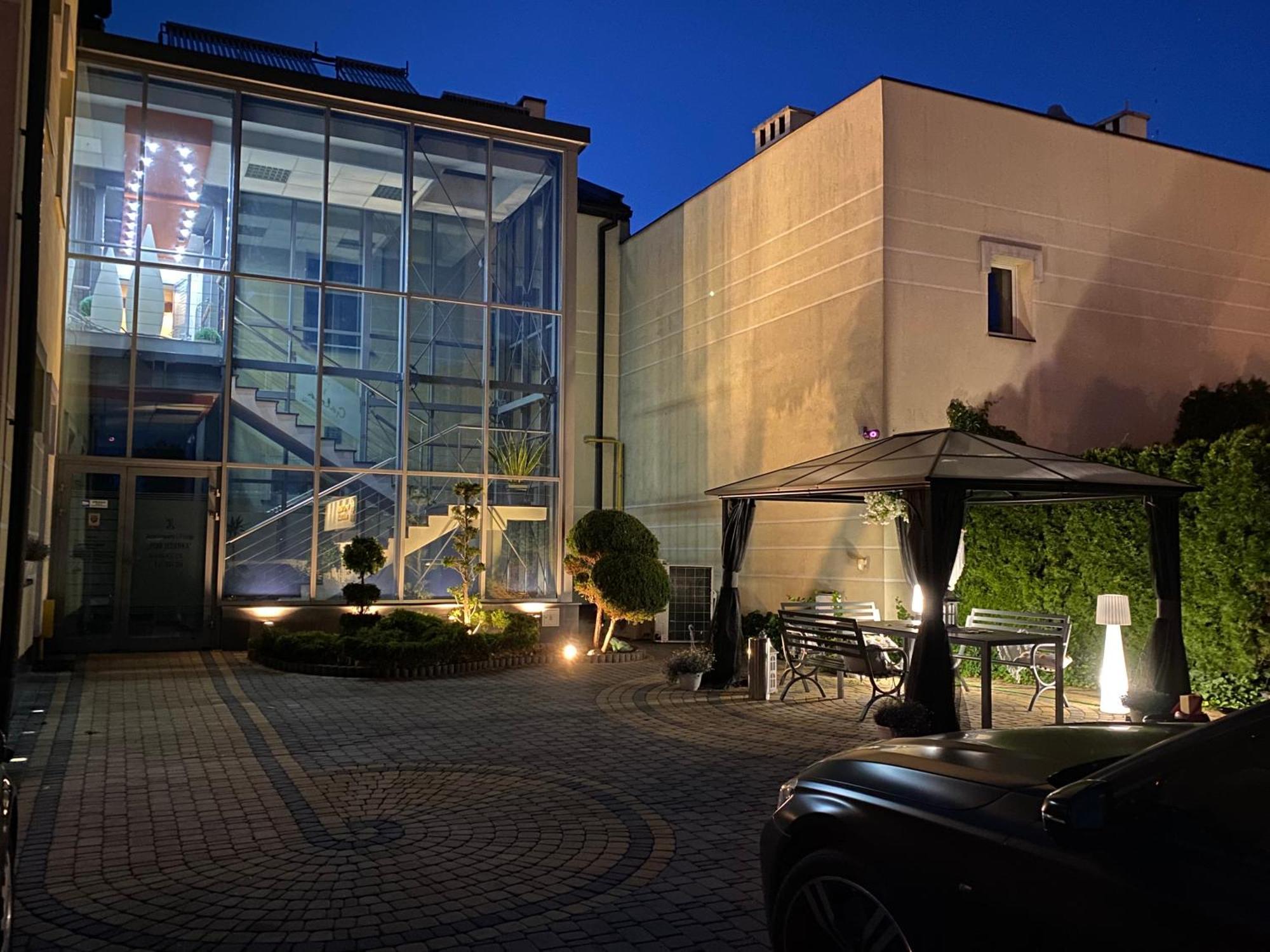 Apartamenty I Pokoje „Pod Jedynka” Konstantynów Łódzki エクステリア 写真